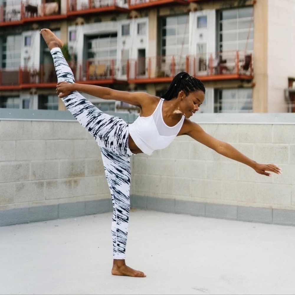 ZYIA Black and White Patterned Leggings